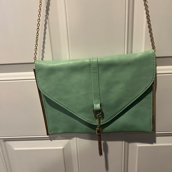 Vieta Tassel Crossbody Clutch – Sage Green | Great Pre-Loved Condition - Picture 5 of 7